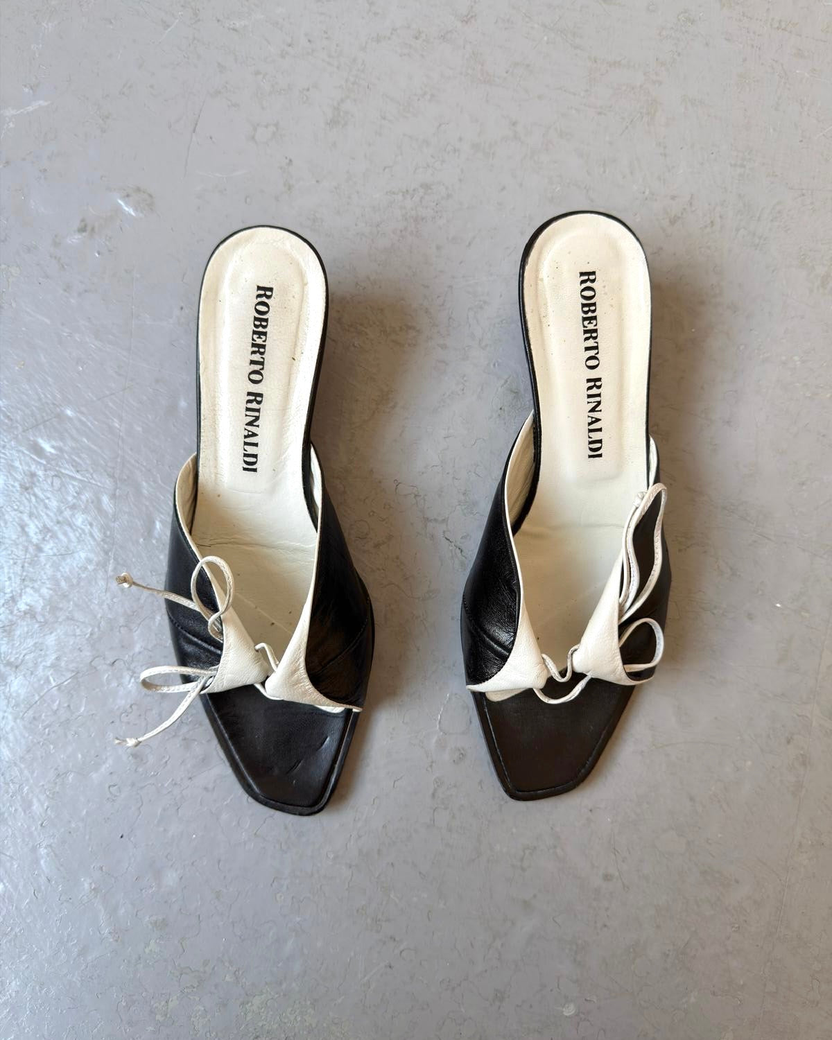 Tie black & white kitten heels
