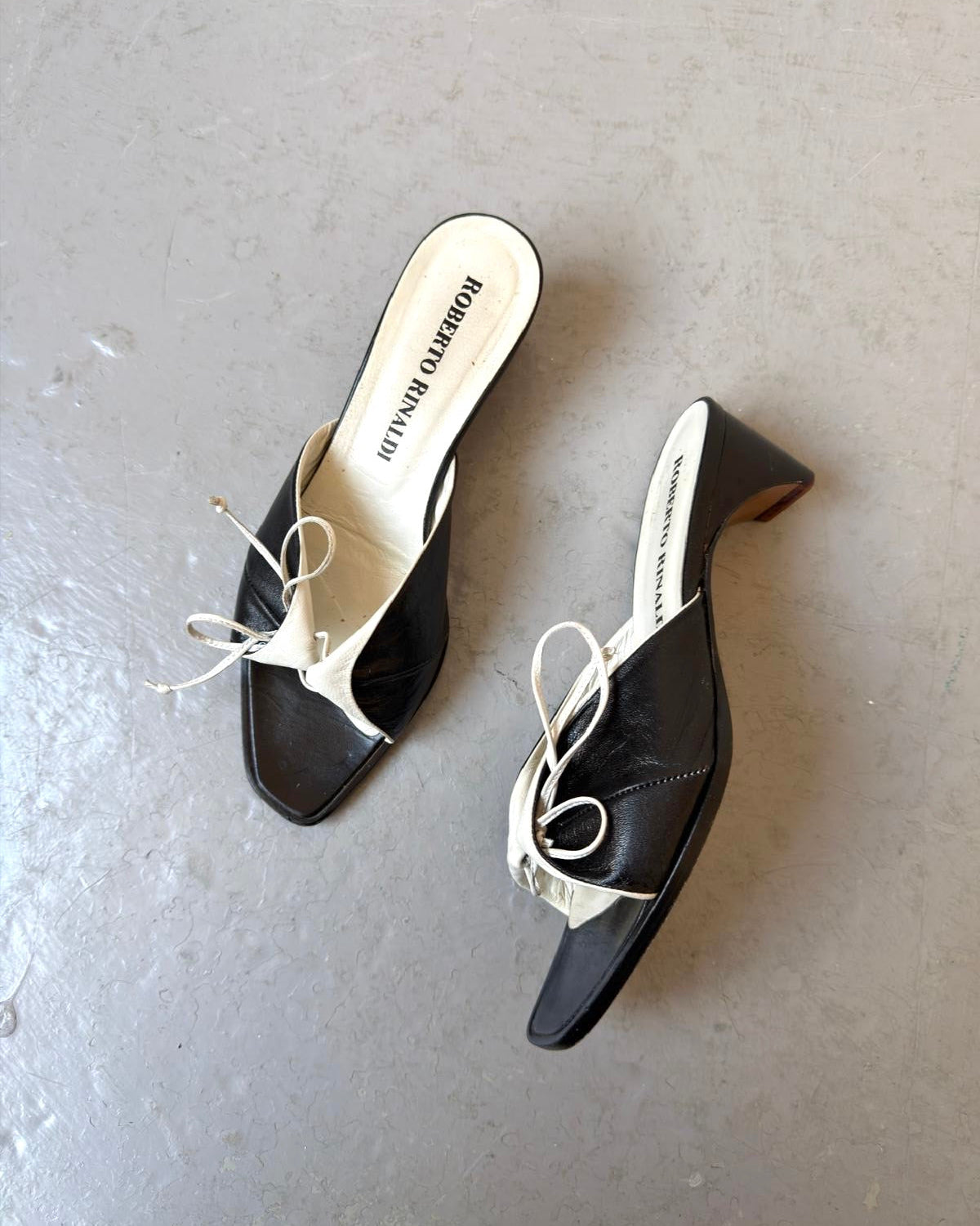 Tie black & white kitten heels