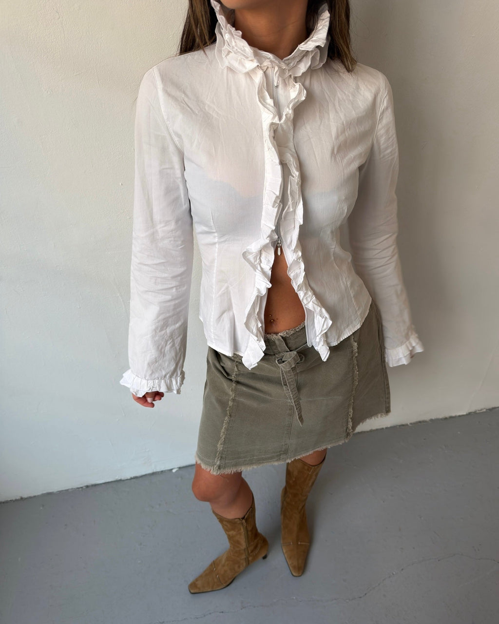 White thrill shirt